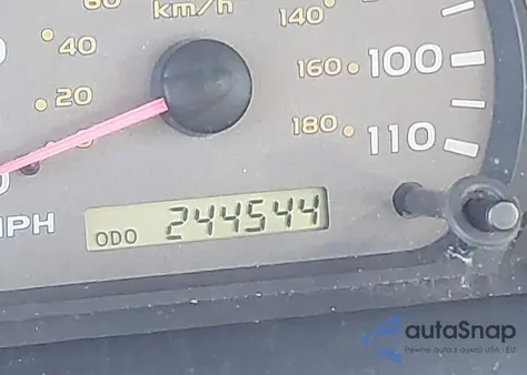 2001 Toyota Sequoia Sr5 V8 z USA, uszkodzony, nr VIN 5TDBT44A01S030320